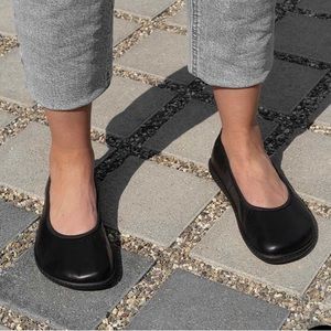 NEW Groundies Black Lily barefoot ballet flats EU 37, US 7